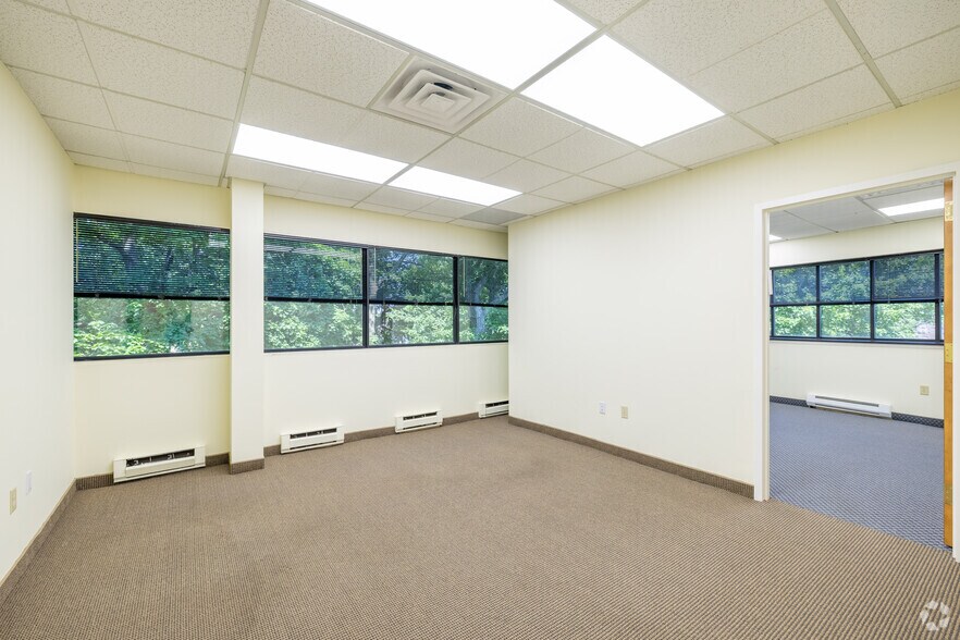 More Photos Of 1600 Saint Georges Ave, Rahway Office For Lease