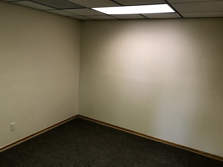 More Photos Of 3768 Norwood Dr, Littleton Warehouse For Lease