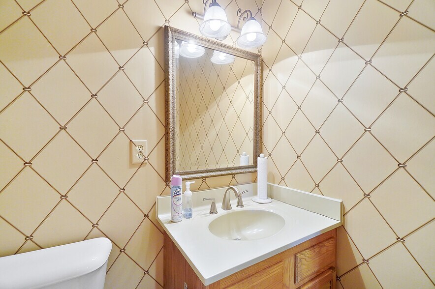 More Photos Of 1354 N Monroe Dr, Xenia Medical For Lease