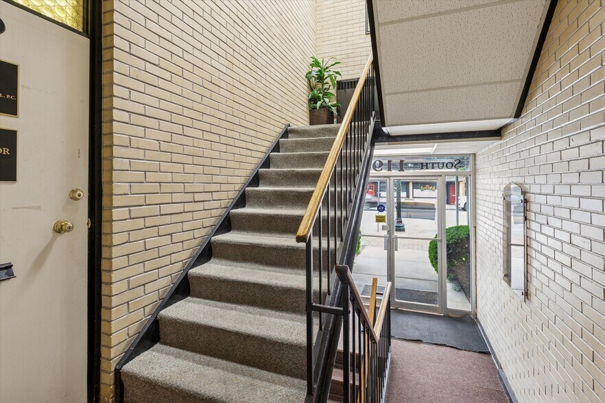 More Photos Of 119 S Easton Rd, Glenside Office For Sale