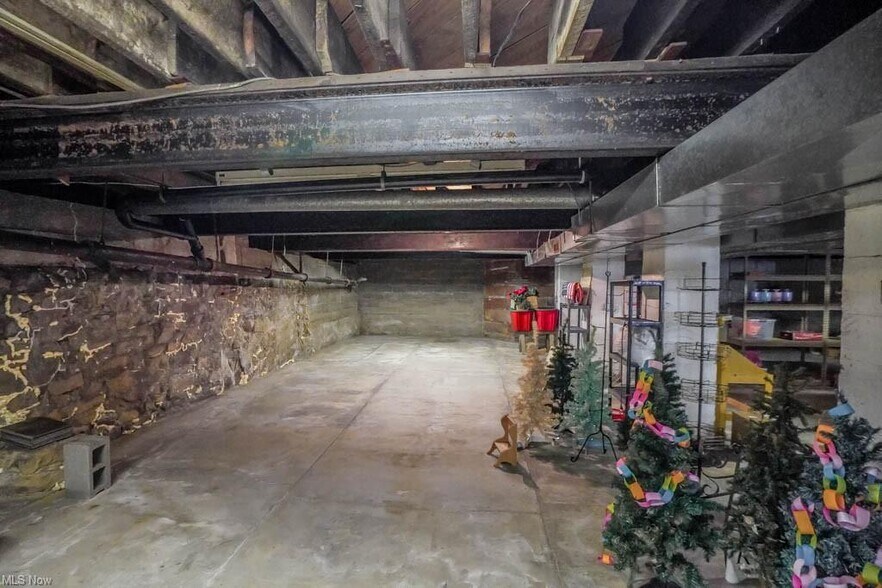 More Photos Of 117 N Canal St, Canal Fulton General Retail For Lease