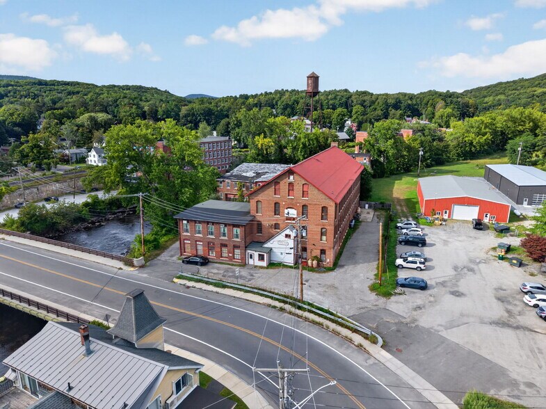 More Photos Of 420 Park St, Housatonic Flex For Sale
