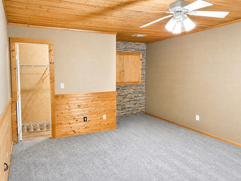 More Photos Of 1350-1360 State Highway 71, Bastrop Land For Lease