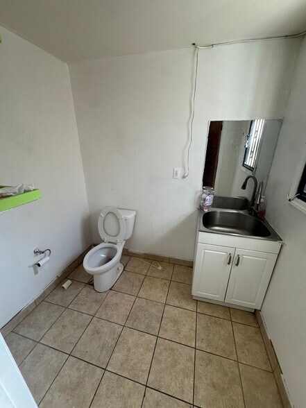 More Photos Of 4517 Bergenline Ave, Union City Storefront Retail Residential For Lease