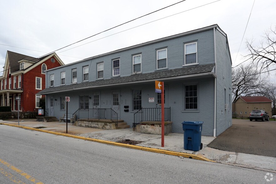 More Photos Of 136-146 E Locust St, Oxford Office Residential For Lease