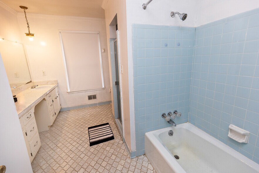 More Photos Of 330 S Culver St, Lawrenceville Loft Creative Space For Sale