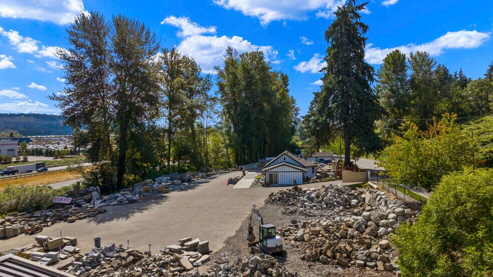 More Photos Of 1827 W Valley Hwy E, Sumner Contractor Storage Yard For Sale