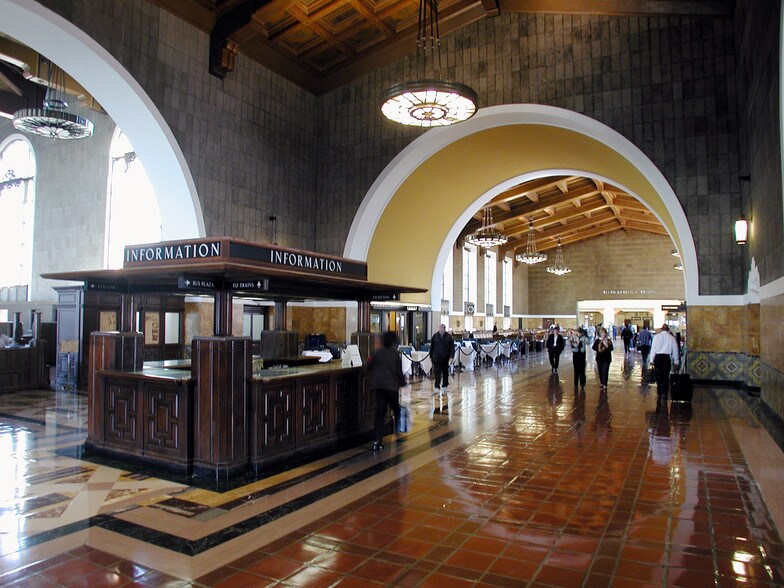 More Photos Of 800 N Alameda St, Los Angeles General Retail For Lease