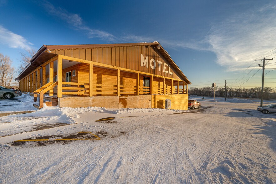 More Photos Of 19389 Frontage Rd, Detroit Lakes Hotel For Sale