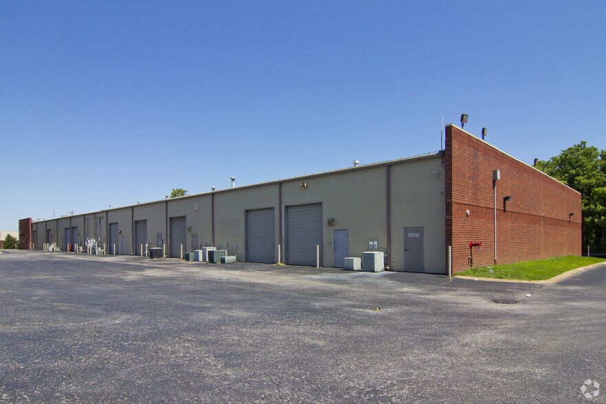 More Photos Of 830 Fesslers Pky, Nashville Light Distribution For Lease