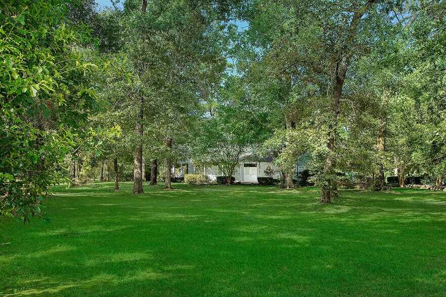 More Photos Of 15598 Bedford Ln, Conroe Specialty For Sale