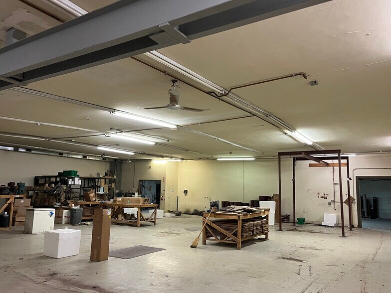 More Photos Of 1728 E New York St, Indianapolis Light Distribution For Lease