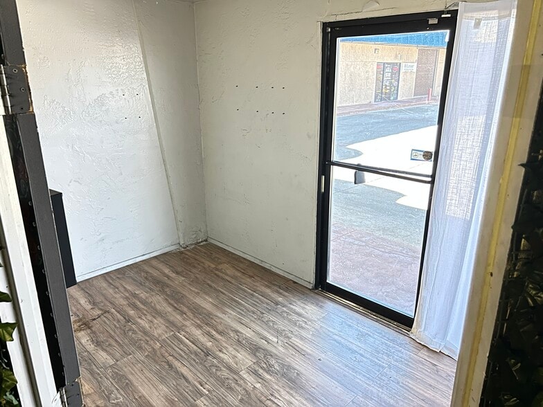 More Photos Of 1011 Commerce Dr, Prescott Warehouse For Lease