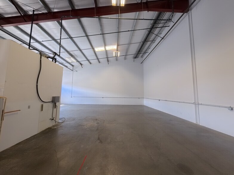 More Photos Of 615 SE Glenwood Dr, Bend Unknown For Lease