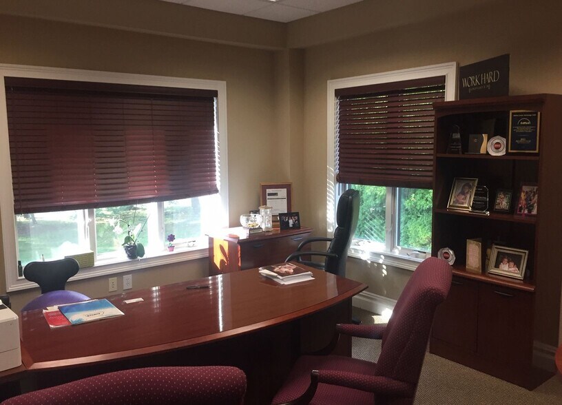 More Photos Of 802 W Park Ave, Ocean Office For Sale