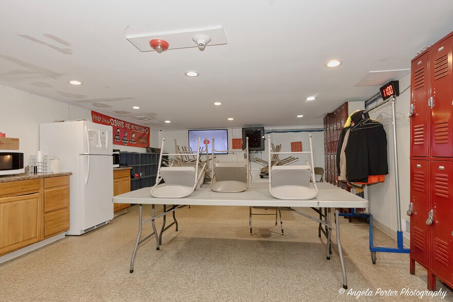 More Photos Of 947 Carney Ct, Antioch Industrial For Sale