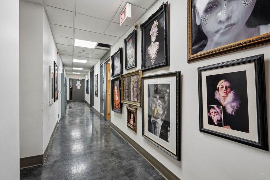 More Photos Of 110 Lombard St, Toronto Specialty For Sale