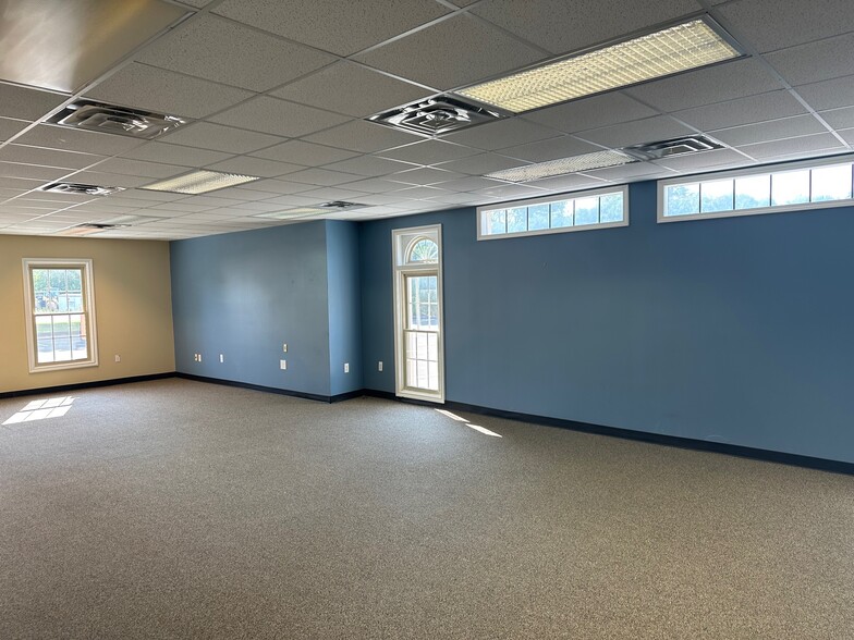 More Photos Of 46401 Romeo Plank Rd, Macomb Township Medical For Lease