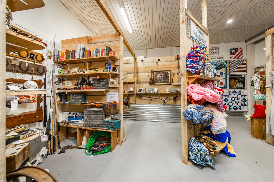 More Photos Of 223 W Main St, Mountain View Storefront For Sale