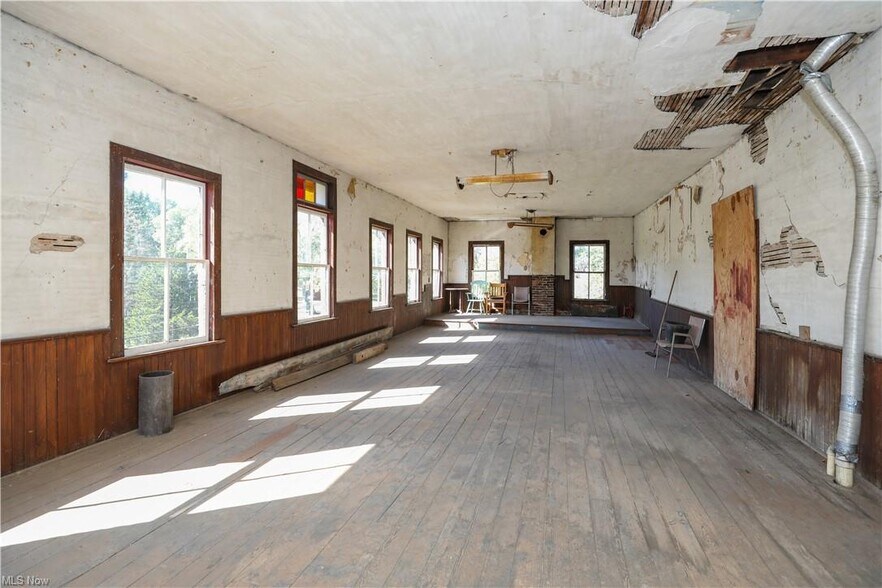 More Photos Of 9401 Tallmadge Rd, Diamond Hotel For Sale