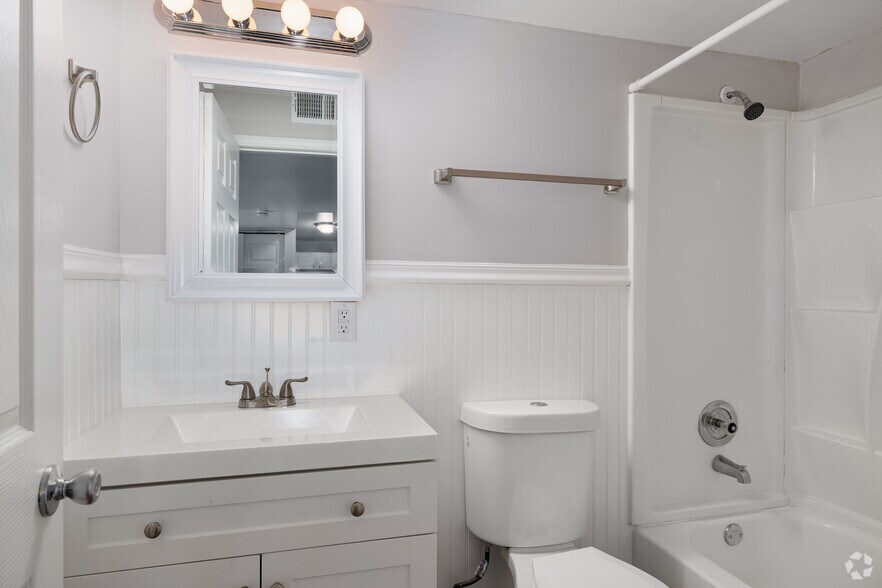 More Photos Of 7594 Watson Rd, Saint Louis Apartments For Sale