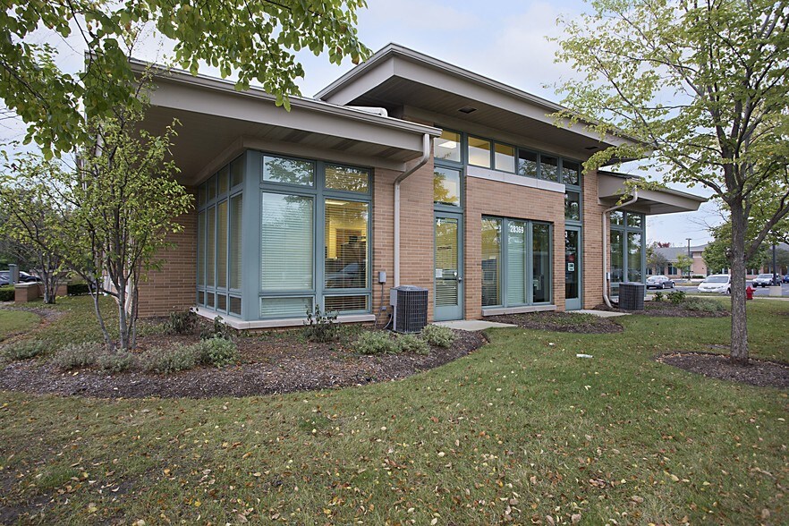 More Photos Of 28369 Davis Pky, Warrenville Office For Lease