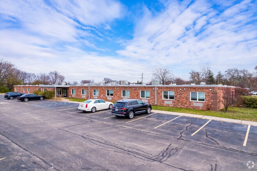 More Photos Of 125 Byrd Ave, Neenah Apartments For Sale