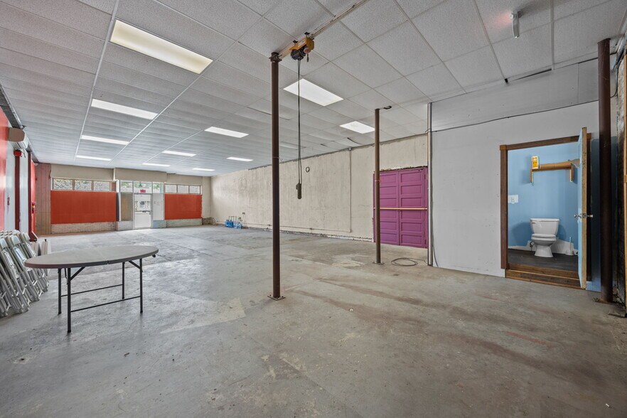 More Photos Of 4096 West Ave, Ayden General Retail For Sale