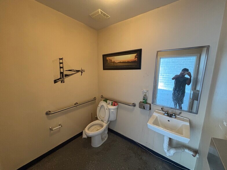 More Photos Of 19101 SW 108 Ave, Miami Industrial For Sale