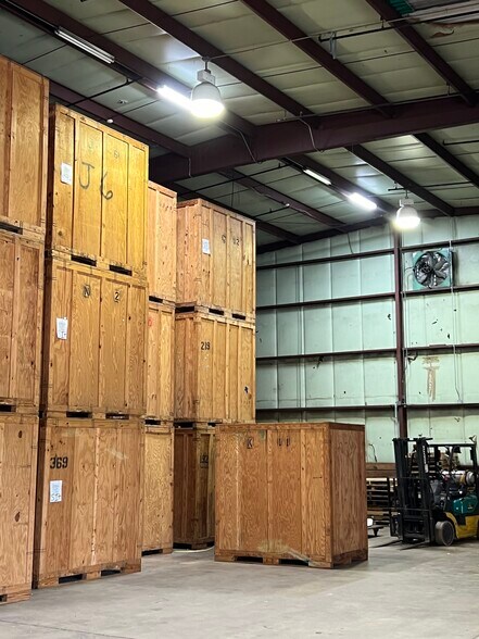 More Photos Of 735 N Fairfield Dr, Pensacola Industrial For Sale