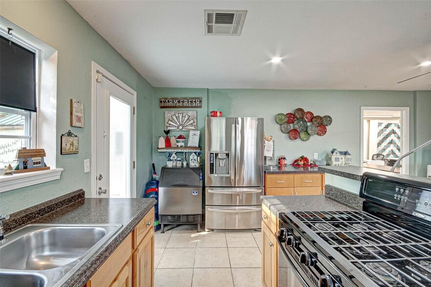 More Photos Of 103 Roundabout Ln, Huntsville Specialty For Sale