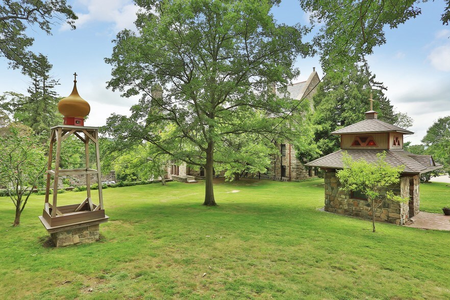 More Photos Of 150 Sister Servants Ln, Sloatsburg Lodge Meeting Hall For Sale