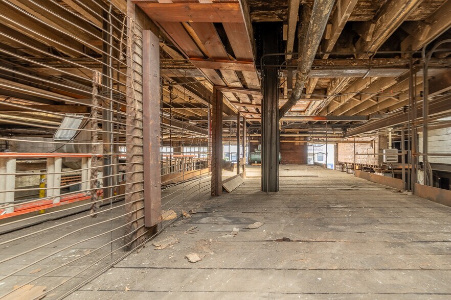 More Photos Of 4332 33rd St, Long Island City Industrial For Sale