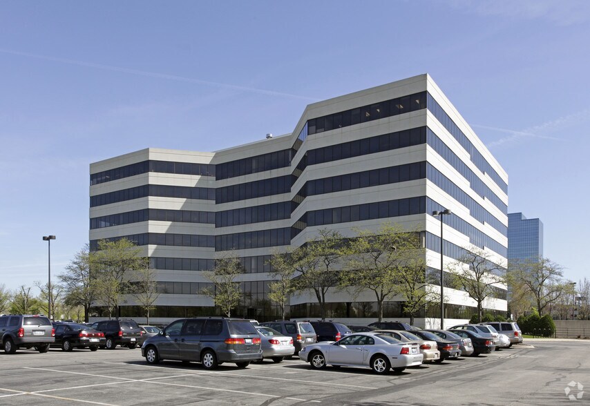 More Photos Of 1375 E Woodfield Rd, Schaumburg Office For Lease