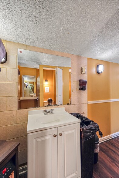 More Photos Of 7100 Sollers Point Rd, Baltimore Restaurant For Sale