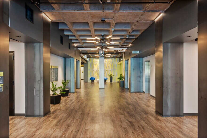 More Photos Of 2625 Townsgate Rd, Westlake Village Office For Lease