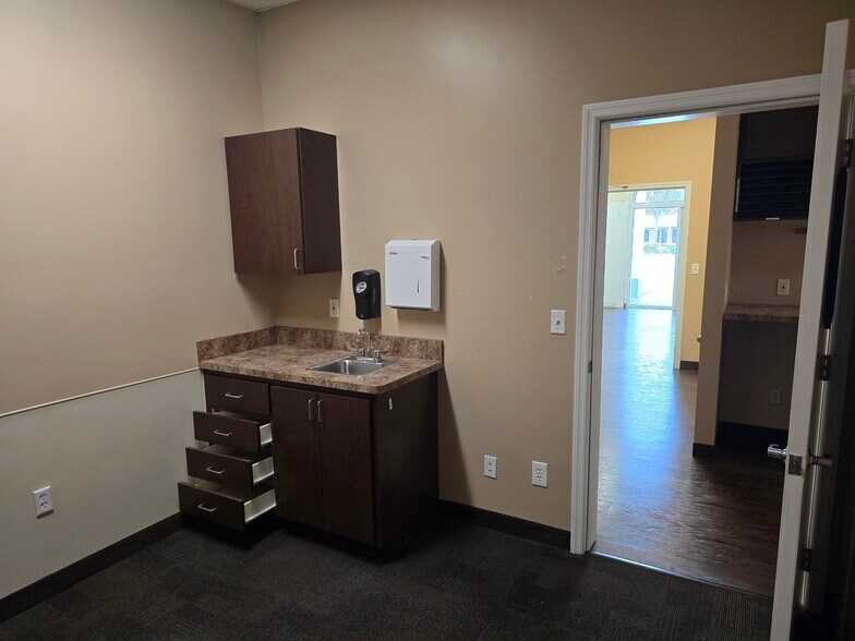 More Photos Of 3515 Del Prado Blvd S, Cape Coral Medical For Lease