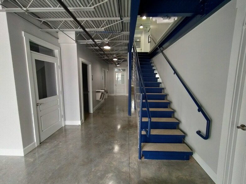 More Photos Of 440 Royellou Ln, Mount Dora Office For Lease