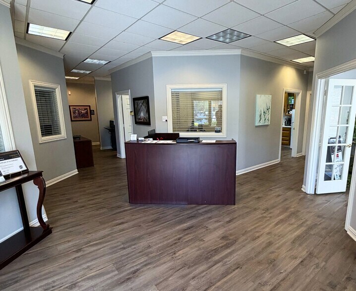 More Photos Of 210 W McDermott Dr, Allen Office For Lease