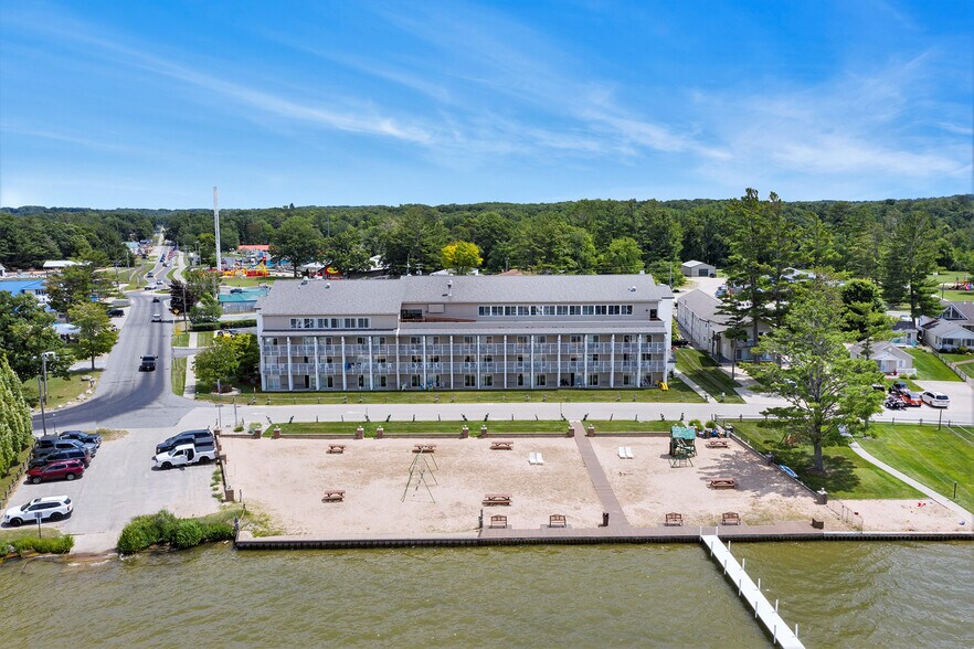 More Photos Of 1180 N Shore Dr, Mears Hospitality For Sale