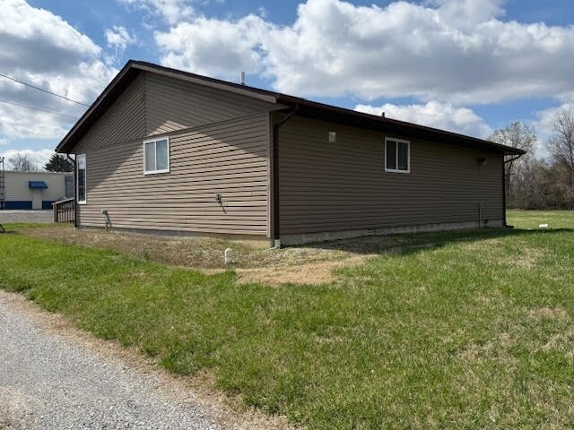 More Photos Of 631 N Pershing St, Energy Veterinarian Kennel For Sale