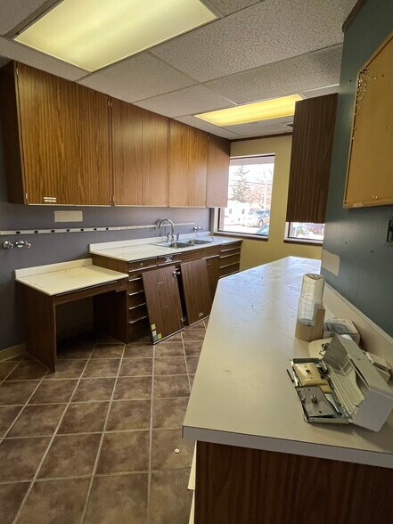 More Photos Of 4656 W Jefferson Blvd, Fort Wayne Unknown For Lease