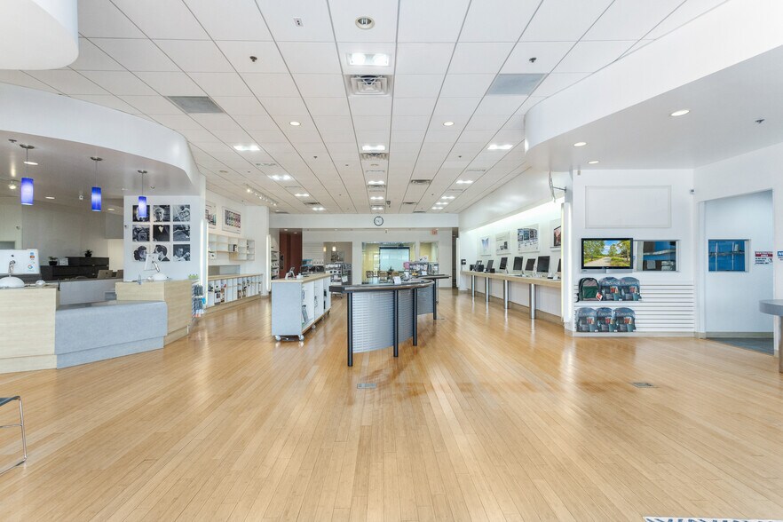 More Photos Of 2991-2995 E White Star Ave, Anaheim Warehouse For Sale