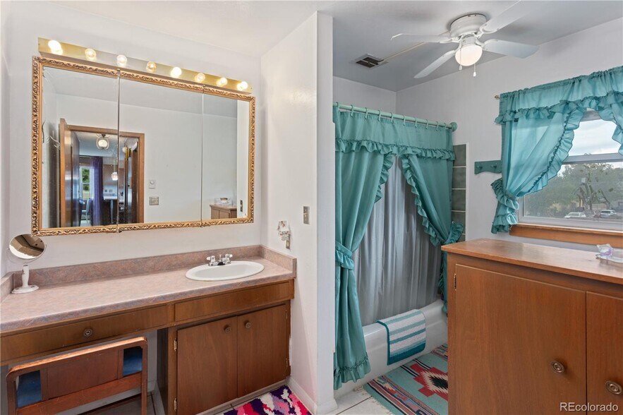 More Photos Of 202 Tabor St, Buena Vista General Retail For Sale