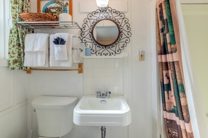 More Photos Of 416 Grand Ave, Grand Lake Hotel For Sale