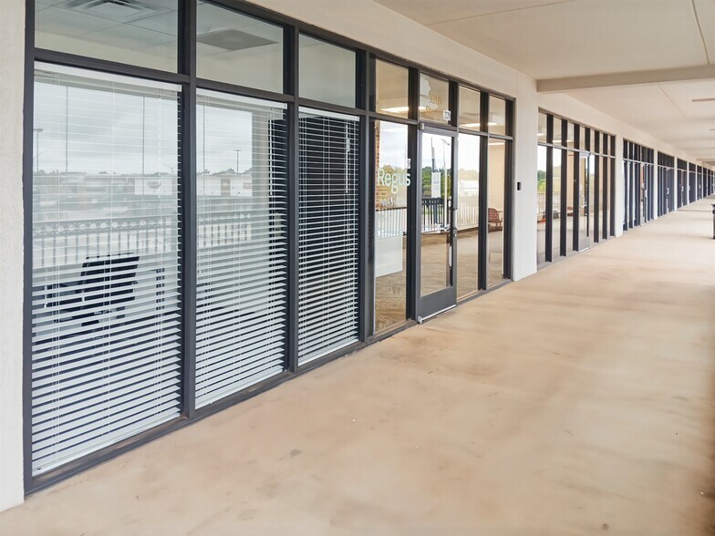 More Photos Of 3209 S Broadway, Edmond Coworking Space