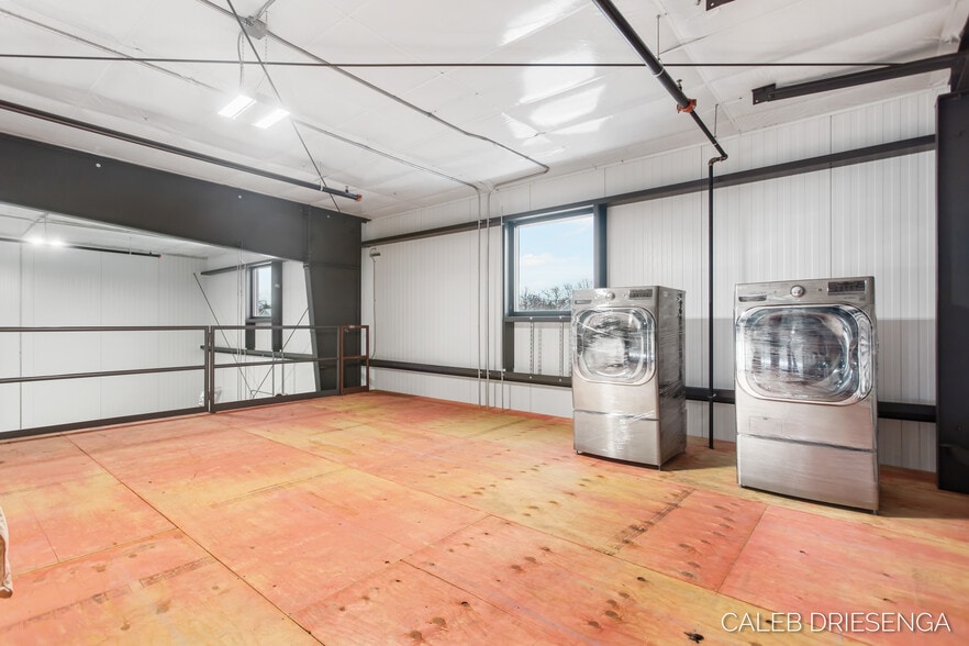 More Photos Of 460 Cleveland Ave, Holland Self Storage For Sale