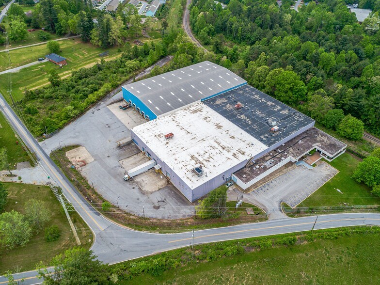 More Photos Of 90 Christ School Rd, Arden Distribution For Lease