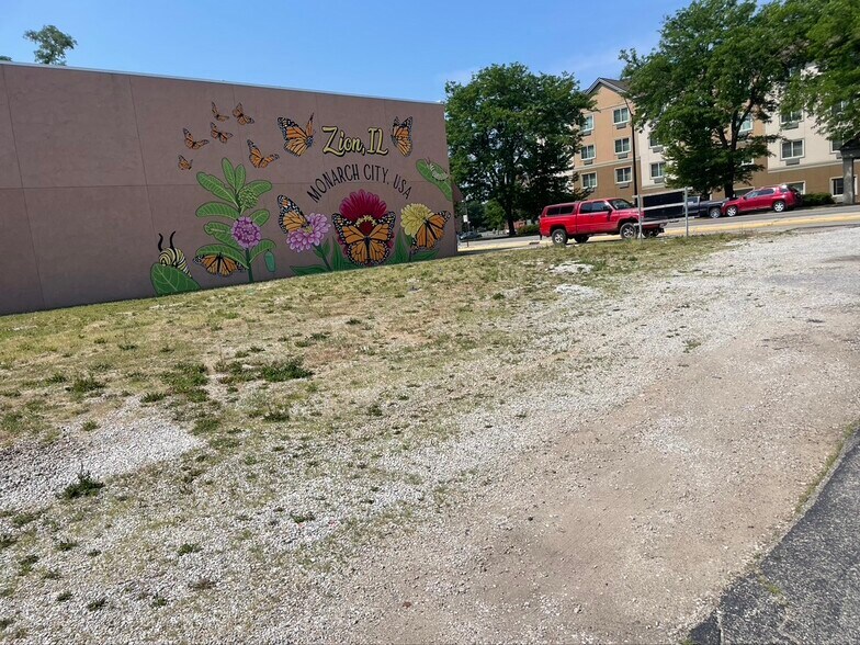 More Photos Of 2417-2421 Sheridan Rd, Zion Land For Sale