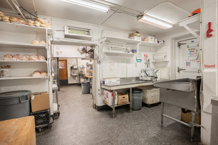 More Photos Of 545 Shoshone St S, Twin Falls Restaurant For Sale